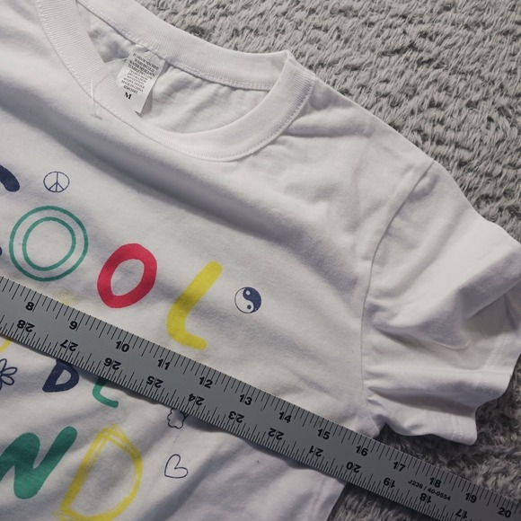 Cool to Be Kind Crop Tee Women's M NWT Positive Graphic Top Y2K‎ Retro Style - Picture 3 of 5